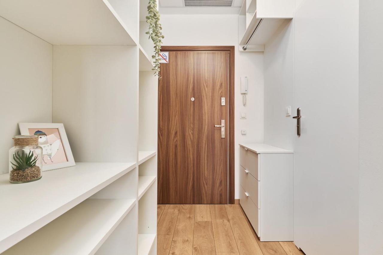 Apartment By The Oder River Wroclaw By Noclegi Renters エクステリア 写真